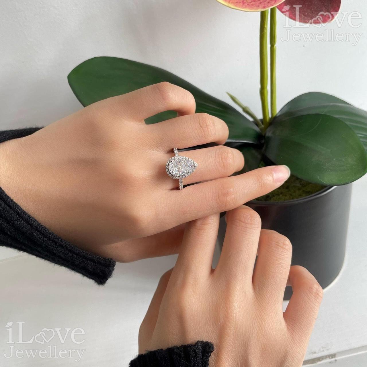 Tear of Light Pear Shaped Halo Ring ILR020