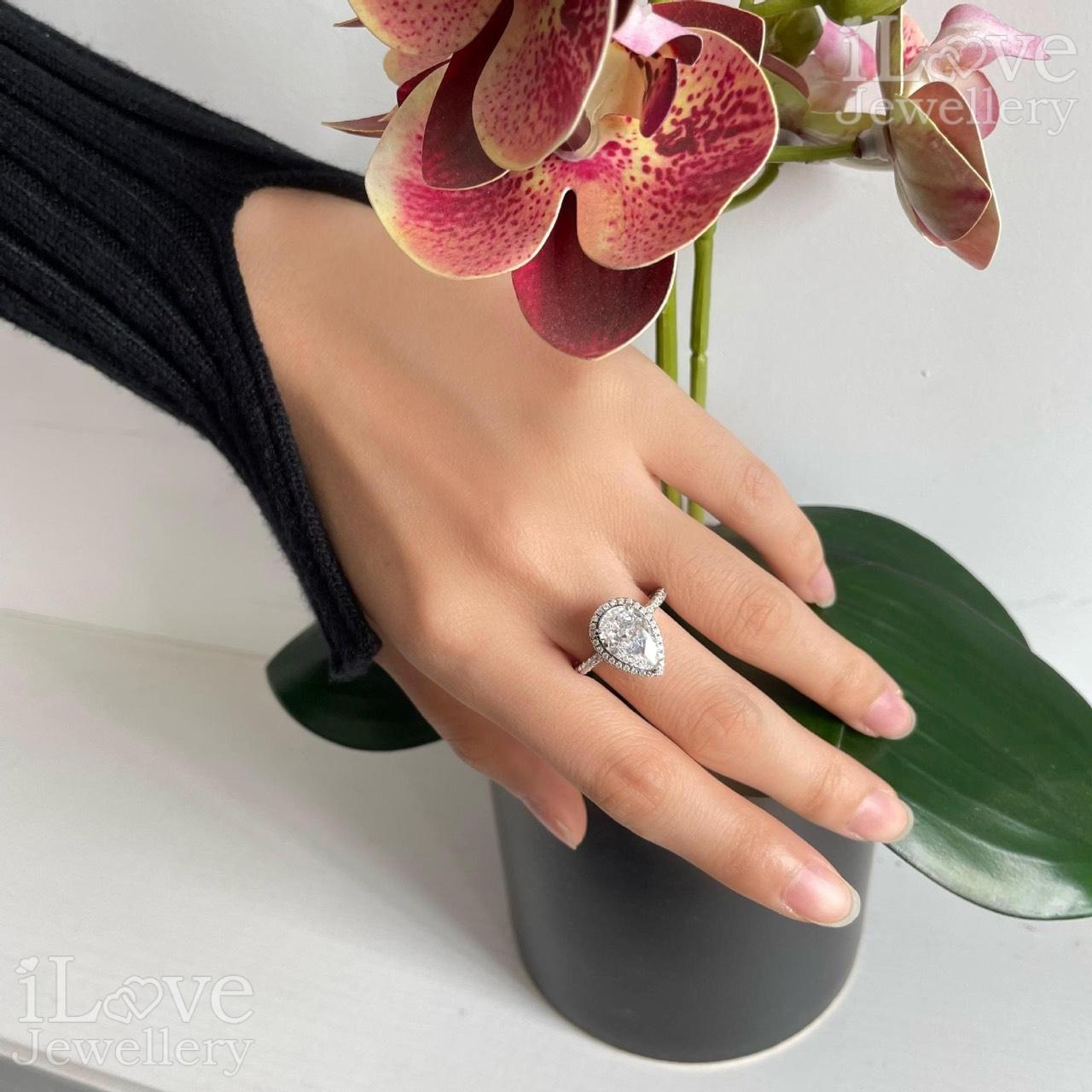 Tear of Light Pear Shaped Halo Ring ILR020