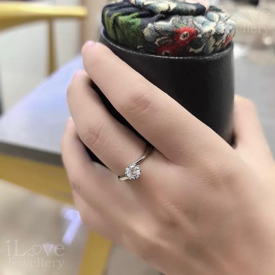 Floral Solitaire Moissanite Ring ILR210