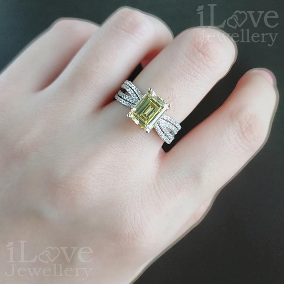 Golden Radiance Emerald-Cut Ring ILR008