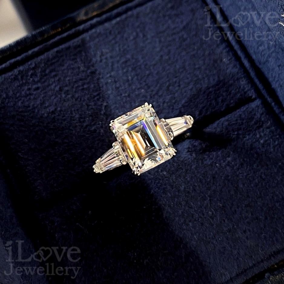Emerald Cut Ring with Side Stones ILR061