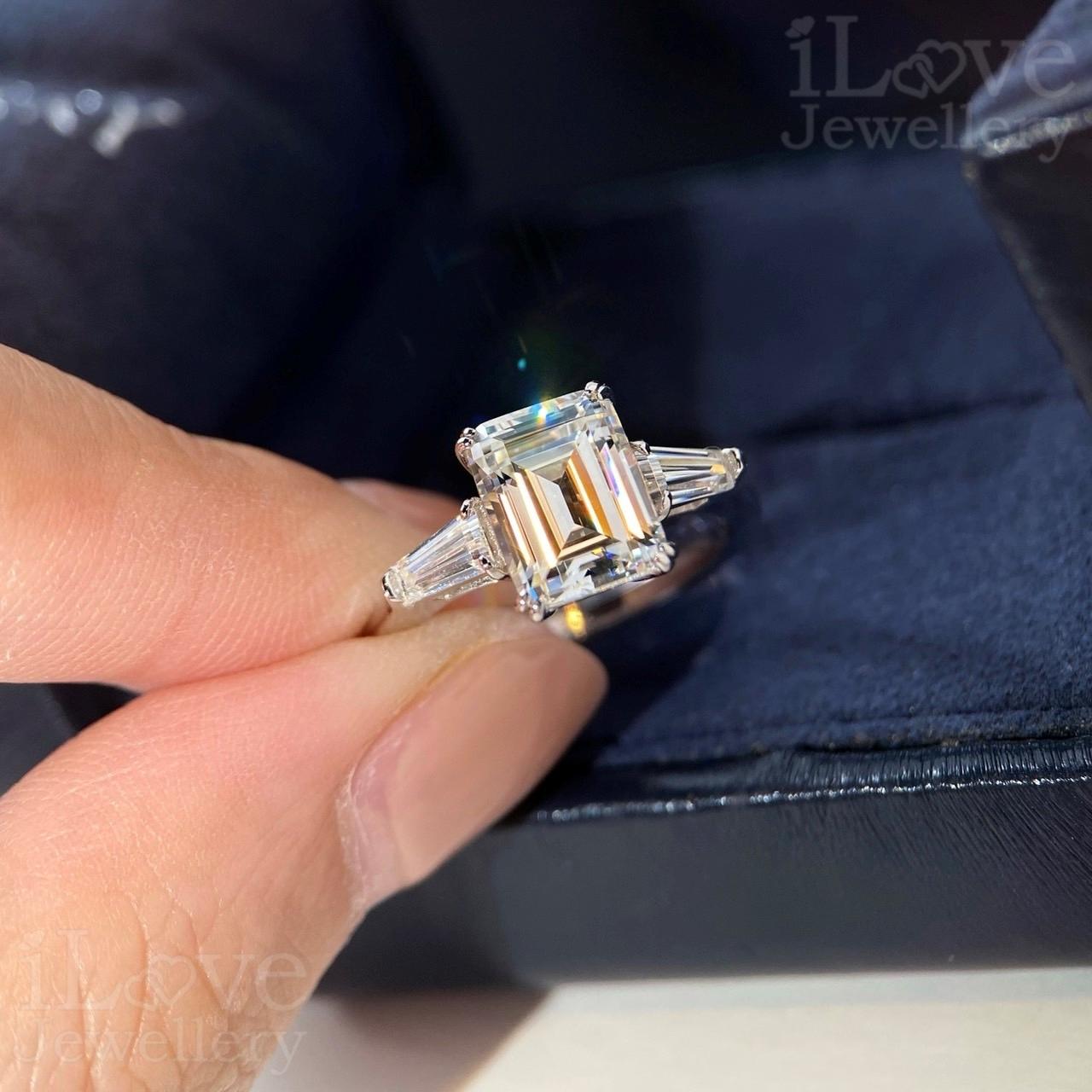 Emerald Cut Ring with Side Stones ILR061