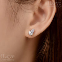 Tear of Joy Pear-Cut Stud Earrings ILE004
